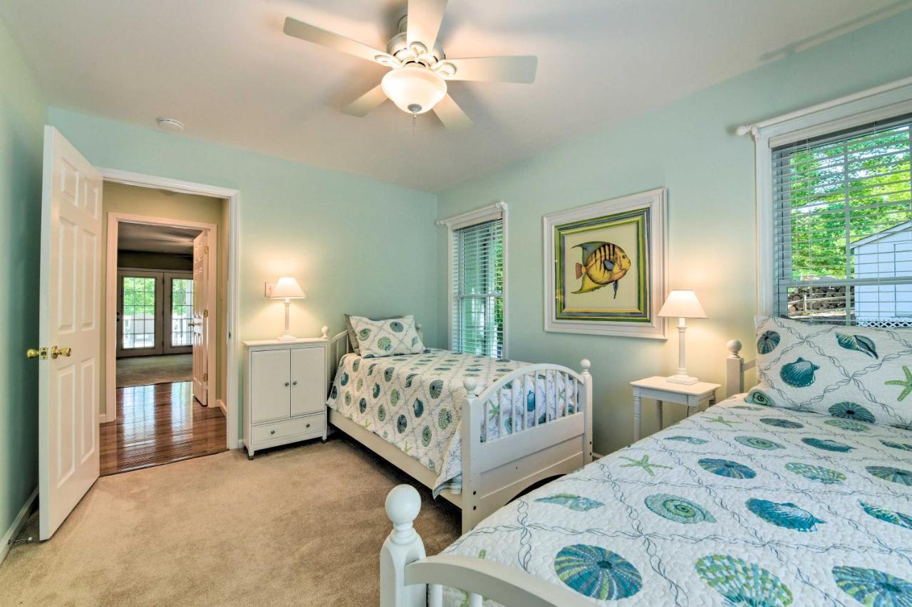 Norman Retreat With Dock About 1 Mi To Marina! Ferienhaus